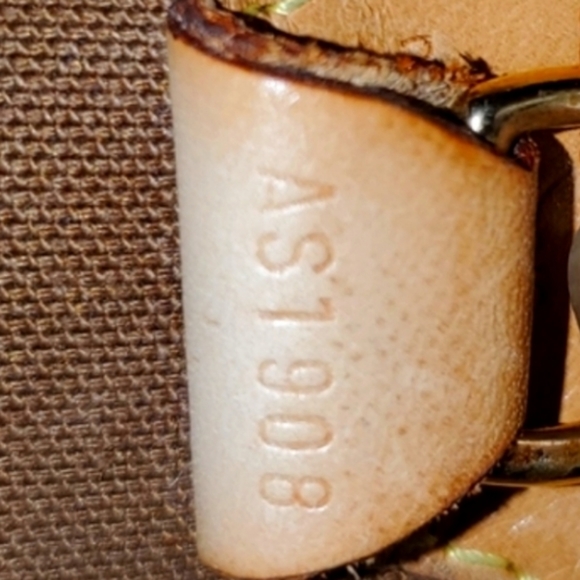 Louis Vuitton Ellipse Handbag - Picture 15 of 16